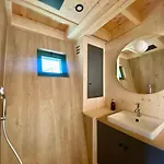 Bobble Centre - Jacuzzi - Sauna - Netflix Mons