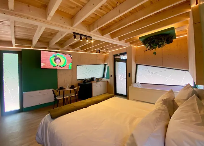 Bobble Centre - Jacuzzi - Sauna - Netflix * Mons