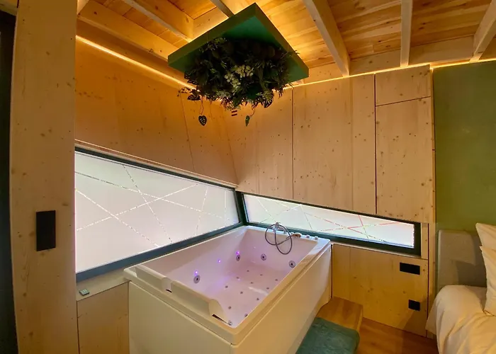 Bobble Centre - Jacuzzi - Sauna - Netflix Chalet