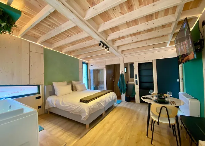 Chalet Bobble Centre - Jacuzzi - Sauna - Netflix *