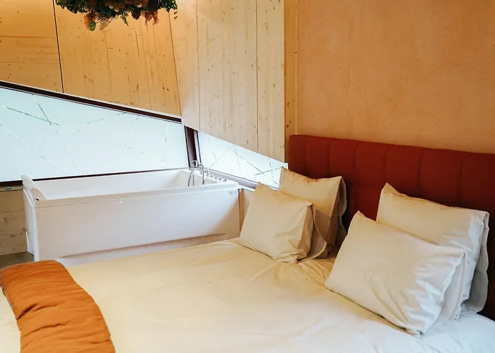 Bobble Centre - Jacuzzi - Sauna - Netflix Mons