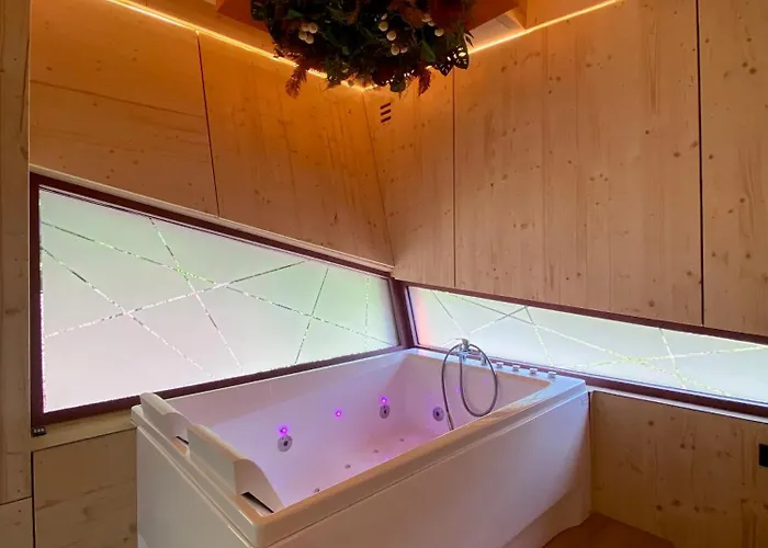 Chalet Bobble Centre - Jacuzzi - Sauna - Netflix