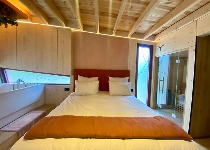 Bobble Centre - Jacuzzi - Sauna - Netflix Chalet