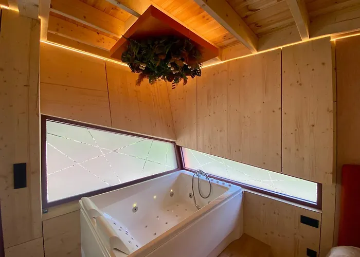 Bobble Centre - Jacuzzi - Sauna - Netflix Mons