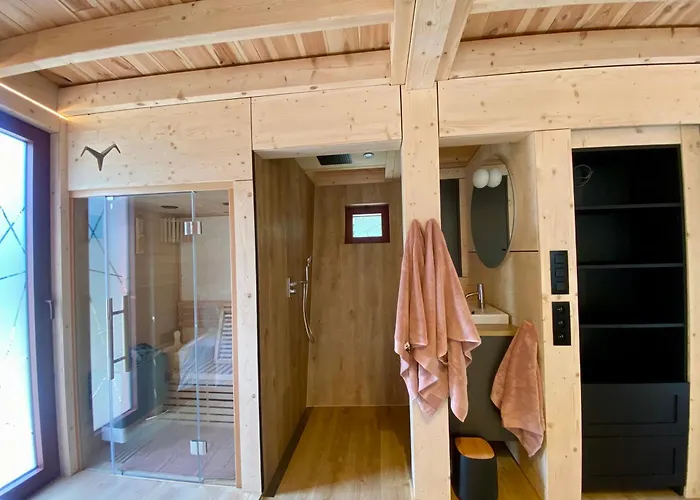 Bobble Centre - Jacuzzi - Sauna - Netflix * Mons