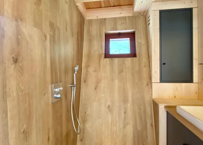 Chalet Bobble Centre - Jacuzzi - Sauna - Netflix